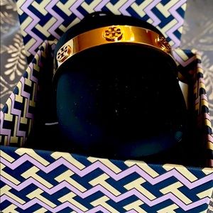 New Tory Burch metal logo stud bracelet - Rose gold